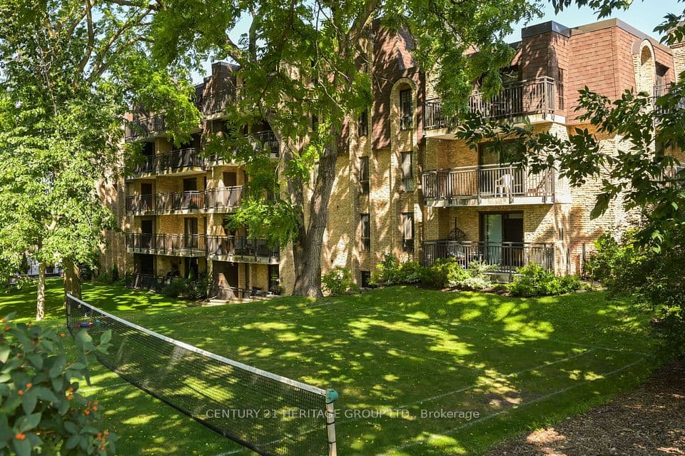 15390 Yonge Street PH 1, Aurora, ON L4G 1N8 – main photo
