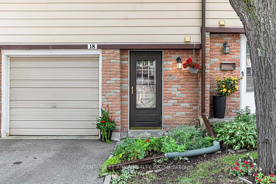 18 Thatchers Mill Way, Markham, ON L3P 3T3 – photo 2