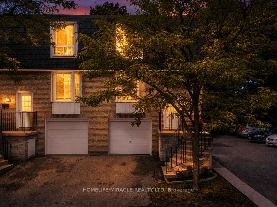 210 Royal Orchard Boulevard 51, Markham, ON L3T 3E7 – photo 2