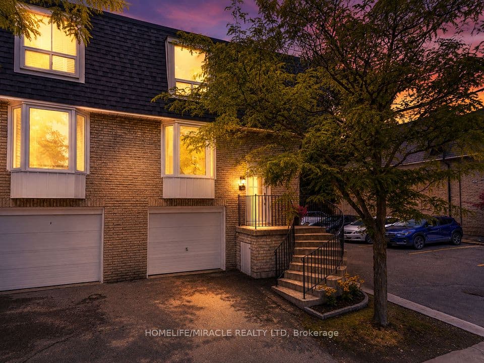 210 Royal Orchard Boulevard 51, Markham, ON L3T 3E7 – main photo