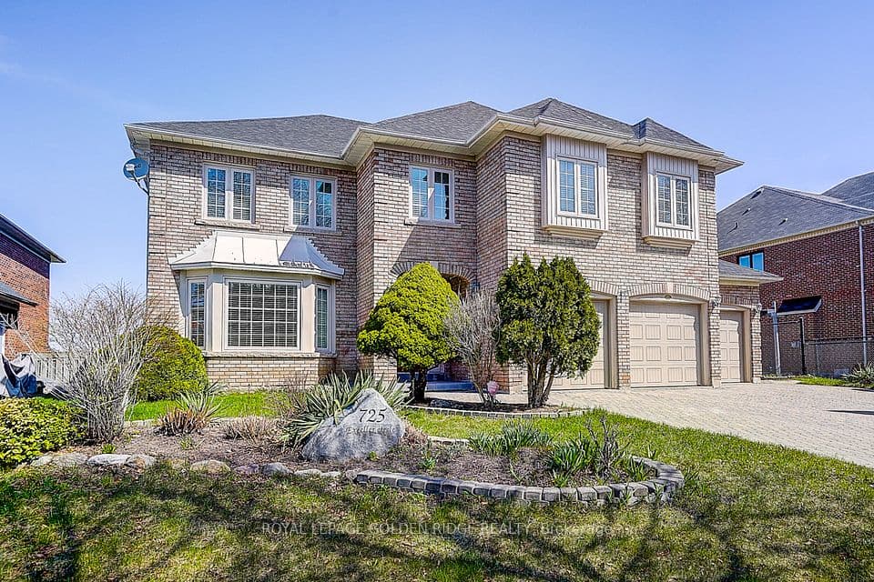 725 Exceller Circle, Newmarket, ON L3X 1P4 – photo 2