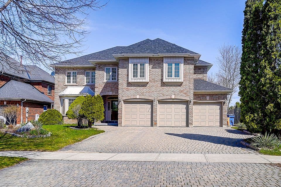 725 Exceller Circle, Newmarket, ON L3X 1P4 – main photo