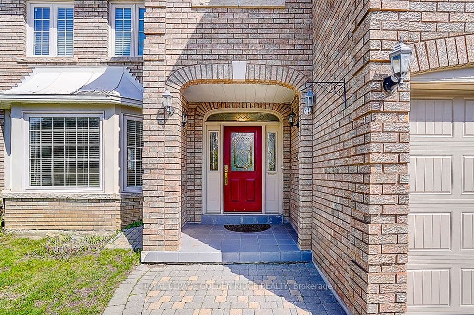 725 Exceller Circle, Newmarket, ON L3X 1P4 – photo 3
