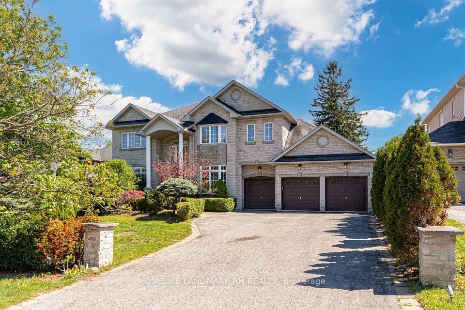 385 Kennedy Street W, Aurora, ON L4G 5M6 – main photo