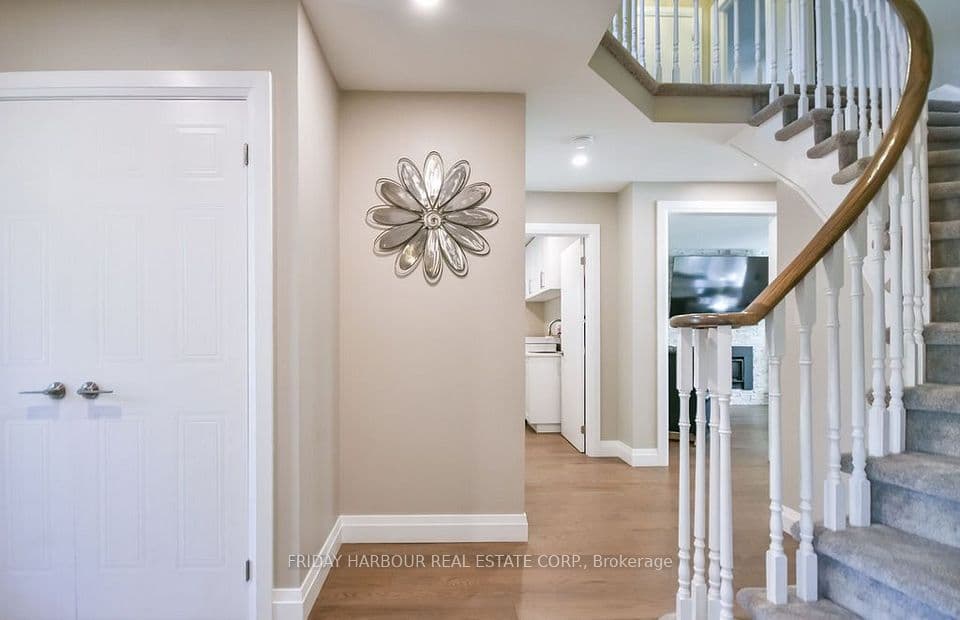 102 Colony Trail Boulevard, East Gwillimbury, ON L9N 1E3 – photo 3