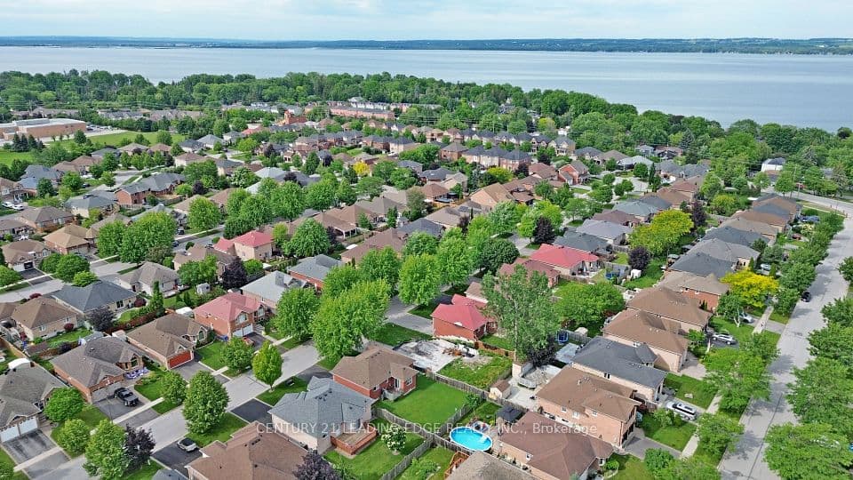 14 Kerfoot Crescent, Georgina, ON L4P 4B8 – photo 2