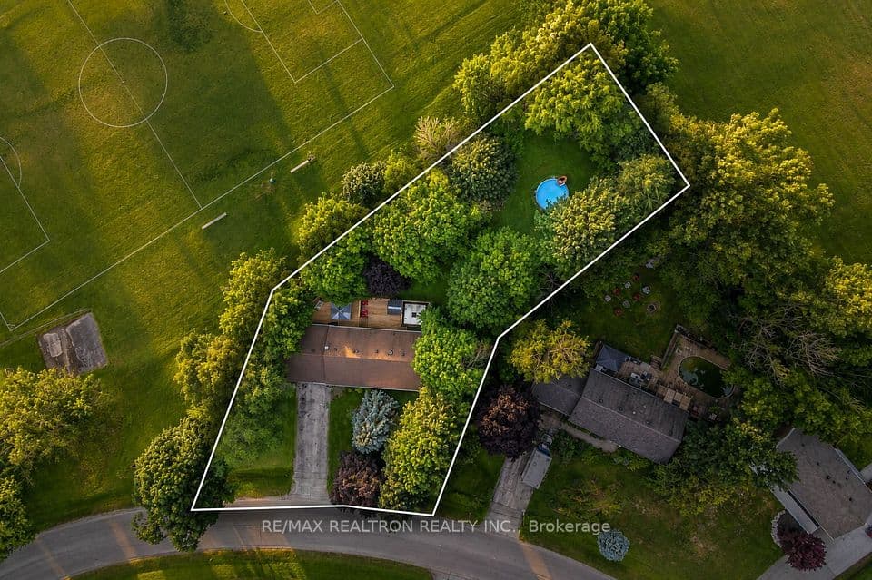 15 Park Road, Bradford West Gwillimbury, ON L0G 1B0 – photo 3