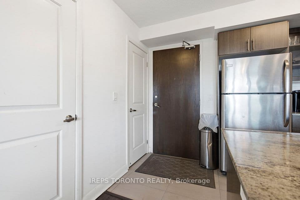 75 Norman Bethune Avenue 209, Richmond Hill, ON L4B 0B6 – photo 3