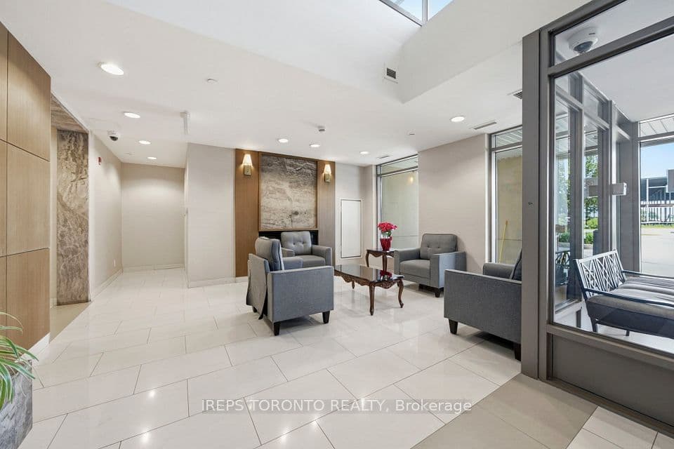75 Norman Bethune Avenue 209, Richmond Hill, ON L4B 0B6 – photo 2