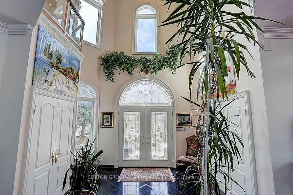 206 Arnold Avenue, Vaughan, ON L4J 1B9 – photo 3