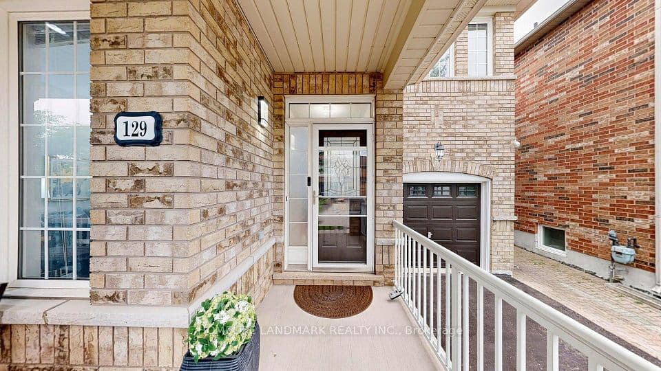 129 Beare Trail, Newmarket, ON L3X 3B6 – photo 2