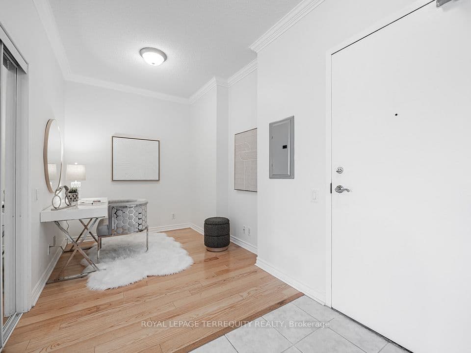 11121 Yonge Street 215, Richmond Hill, ON L4C 0S7 – photo 3