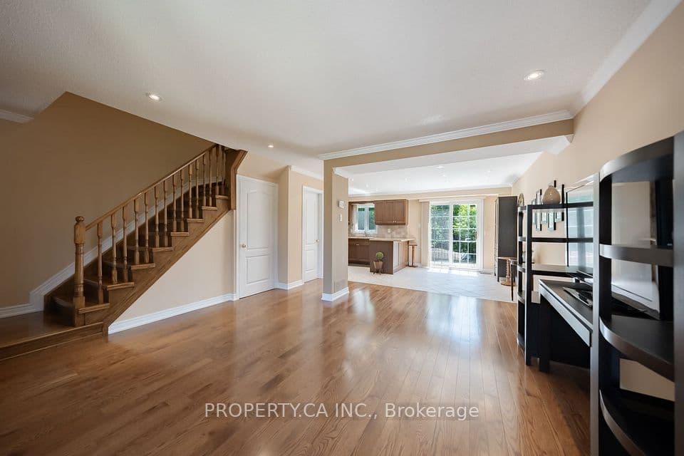 17 Boyne Highlands Court, Vaughan, ON L4K 1K4 – photo 3