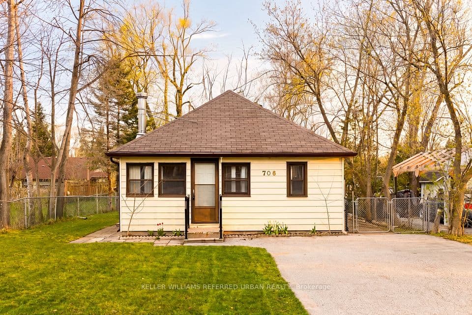 706 Chestnut Street, Innisfil, ON L9S 2H8 – photo 2