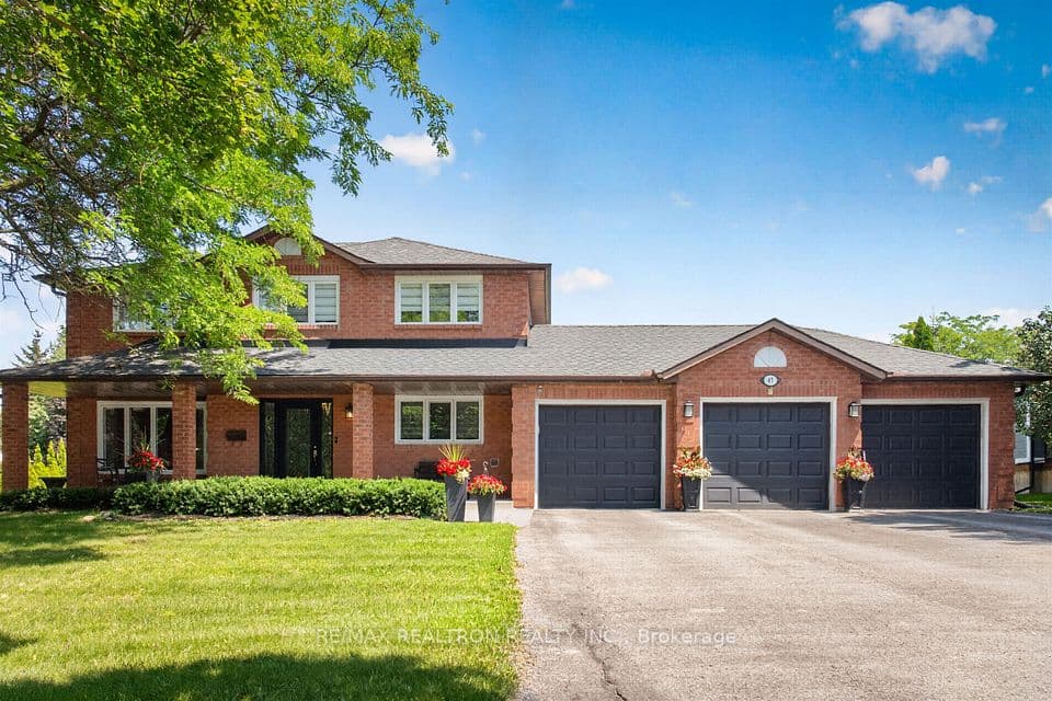 47 Maple Way, East Gwillimbury, ON L0G 1V0 – photo 3