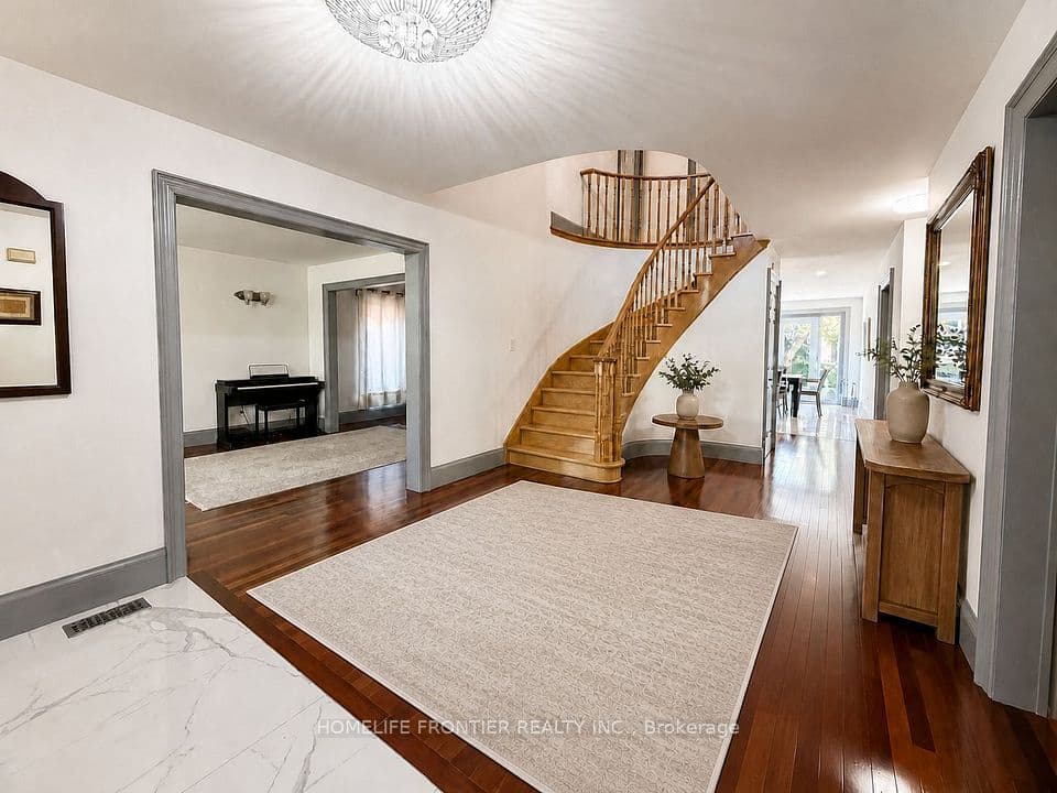 20 Bridewell Crescent, Richmond Hill, ON L4C 9C4 – photo 2