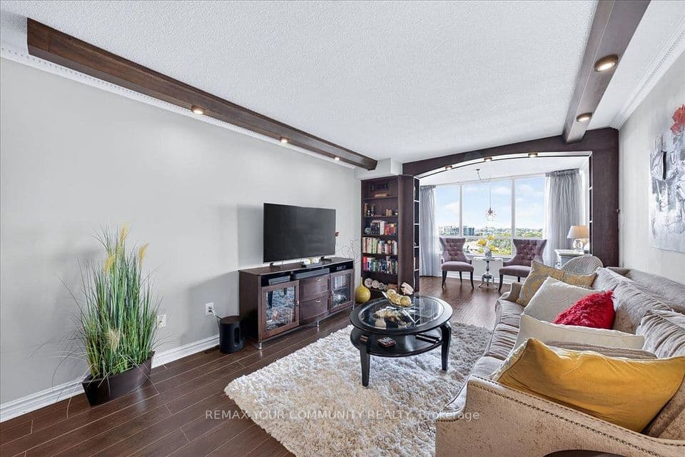 8501 Bayview Avenue 907, Richmond Hill, ON L4B 3J7 – photo 2
