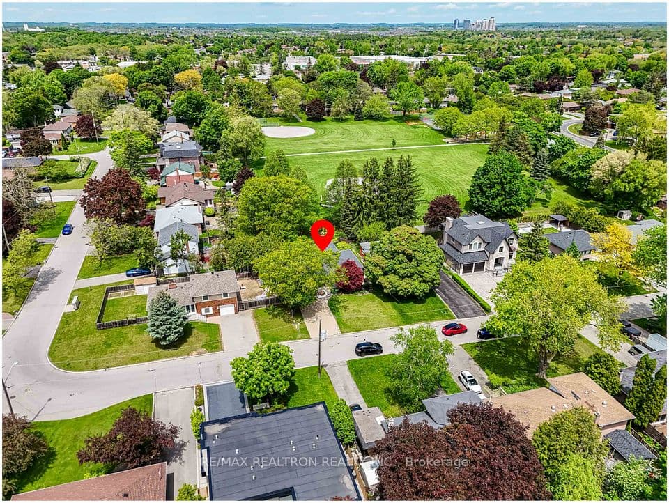 15 Lincoln Green Drive, Markham, ON L3P 1R6 – photo 2