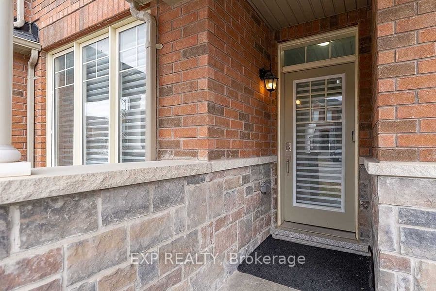 6 Frederick Pearson Street, East Gwillimbury, ON L9N 0R9 – photo 2