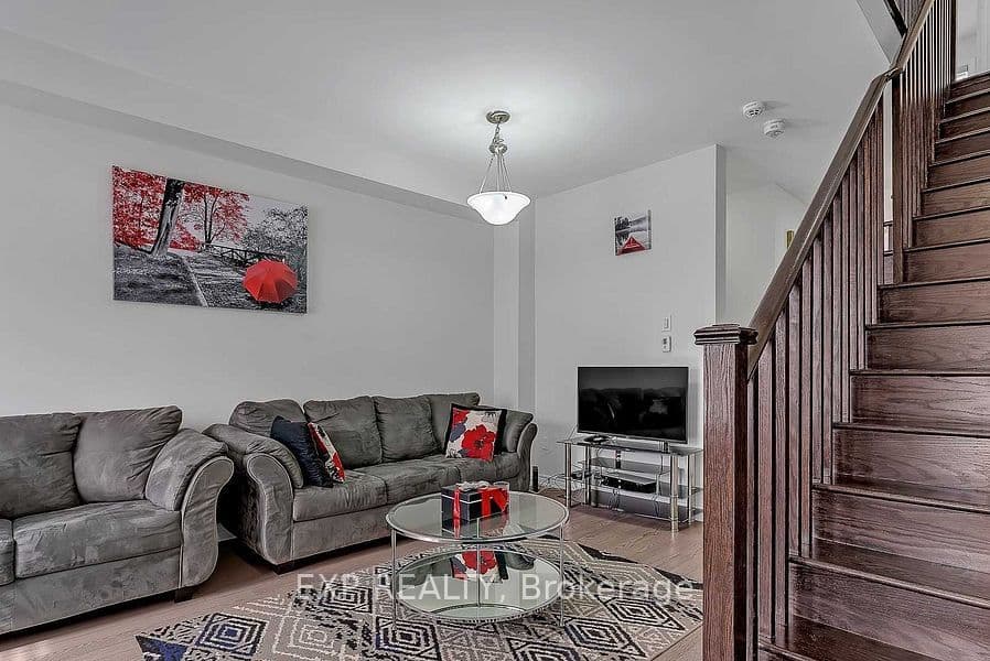6 Frederick Pearson Street, East Gwillimbury, ON L9N 0R9 – photo 3
