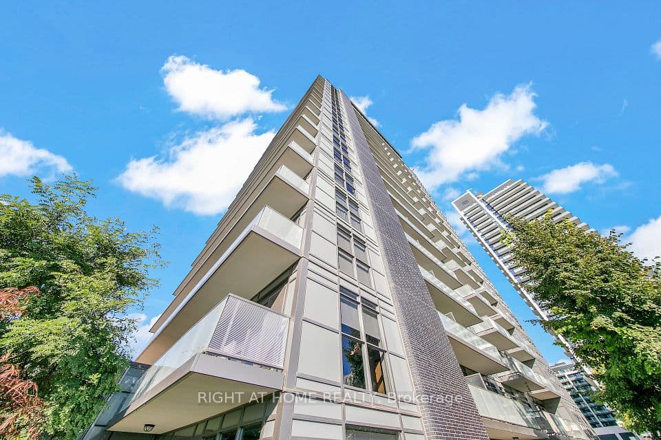65 Oneida Crescent 903, Richmond Hill, ON L4B 0G9 – photo 2