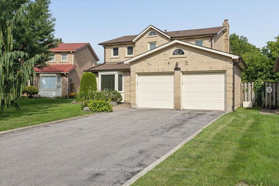 306 Erin Trail, Newmarket, ON L3Y 6K1 – photo 2