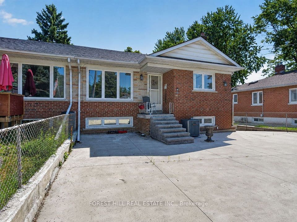 361 Blue Grass Boulevard, Richmond Hill, ON L4C 3H3 – photo 2