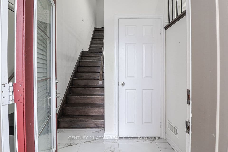 134 Dundonnell Place, Vaughan, ON L4H 4R8 – photo 3