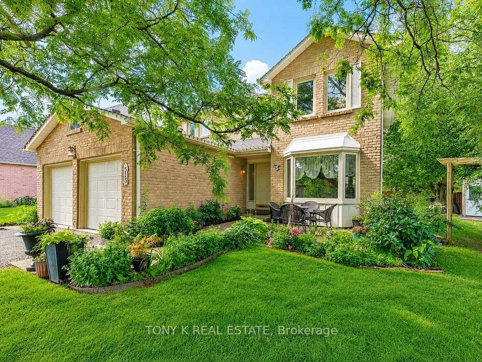 515 London Road, Newmarket, ON L3Y 6E4 – main photo