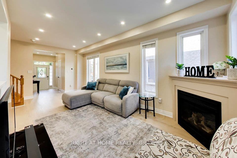 237 Terra Road, Vaughan, ON L4L 3J4 – photo 2