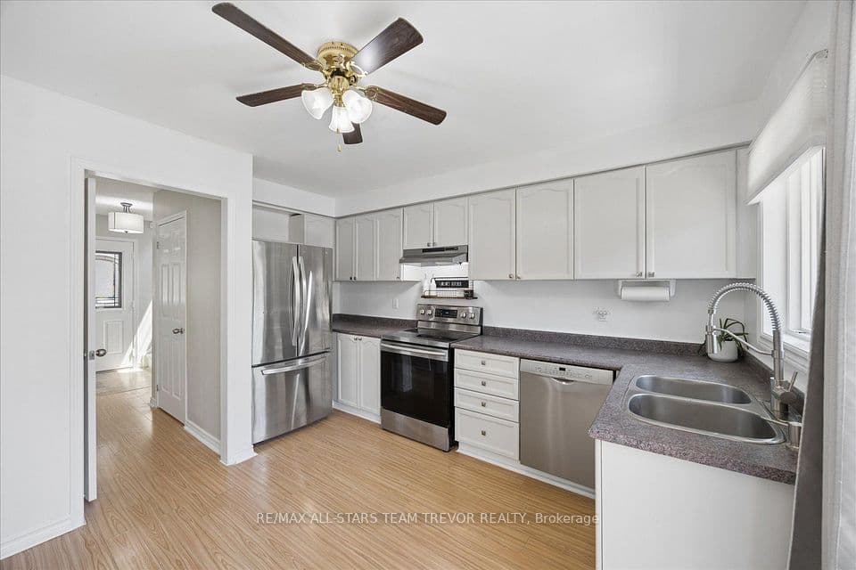98 Carrick Avenue, Georgina, ON L4P 3R6 – photo 2