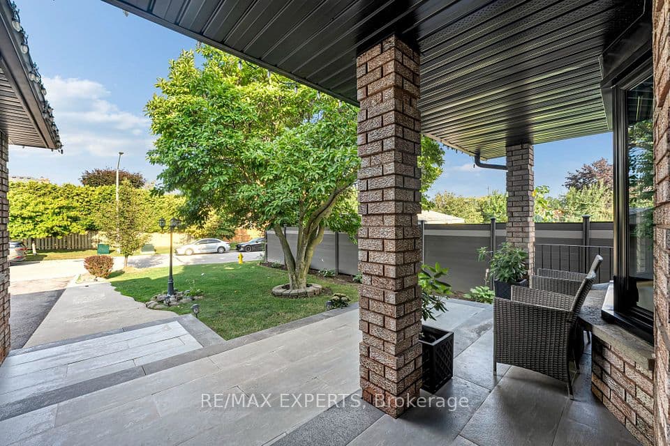 212 Bordeaux Drive, Vaughan, ON L4L 8B6 – photo 3