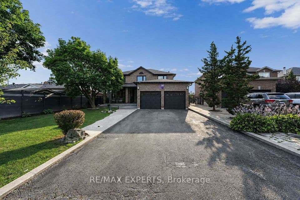 212 Bordeaux Drive, Vaughan, ON L4L 8B6 – main photo