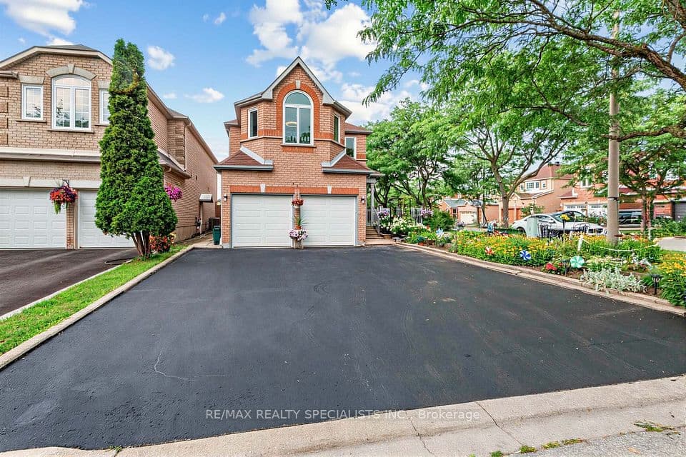 42 STANLEY Lane, Markham, ON L3S 4E3 – photo 2