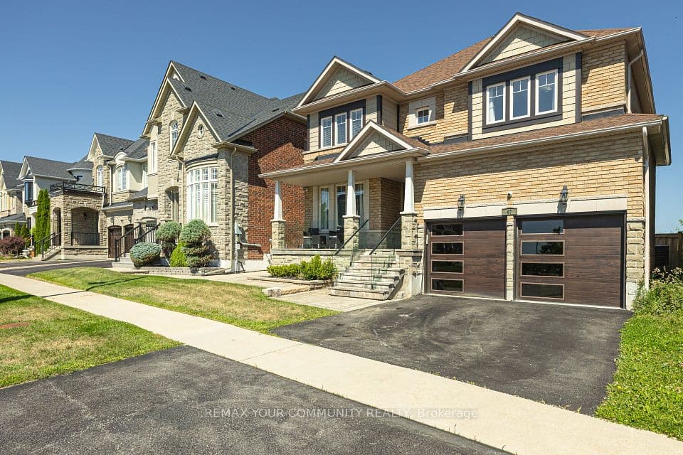 47 Vandervoort Drive, Richmond Hill, ON L4E 0C7 – photo 3