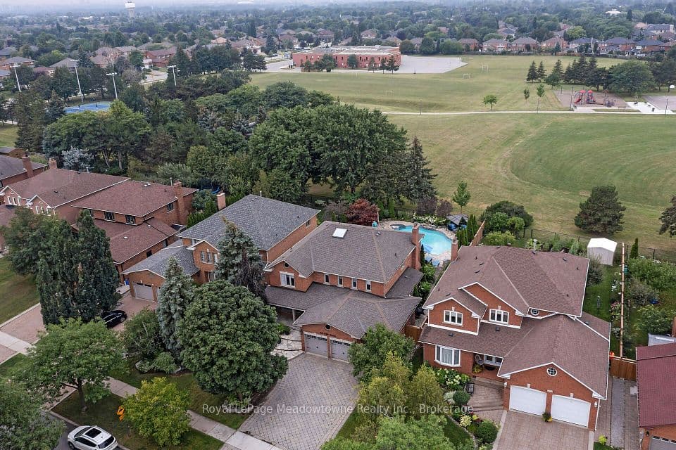 246 Fifth Avenue, Vaughan, ON L4L 7A3 – photo 2