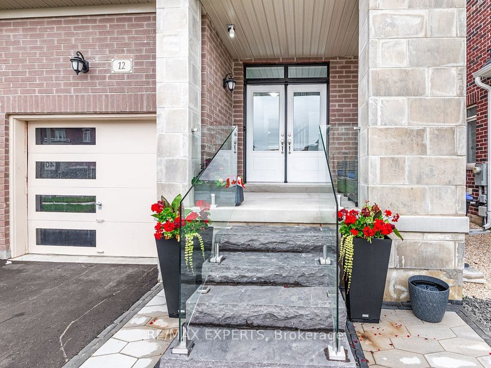 12 Ferragine Crescent, Bradford West Gwillimbury, ON L3Z 2A6 – photo 3