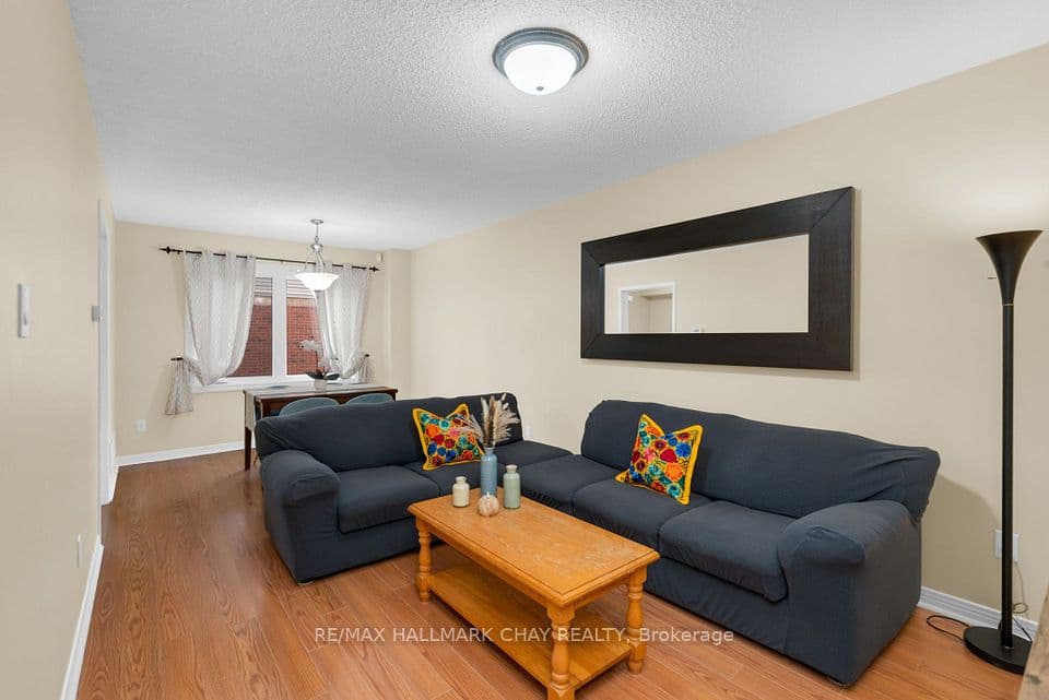 769 Playter Crescent, Newmarket, ON L3X 1W7 – photo 3