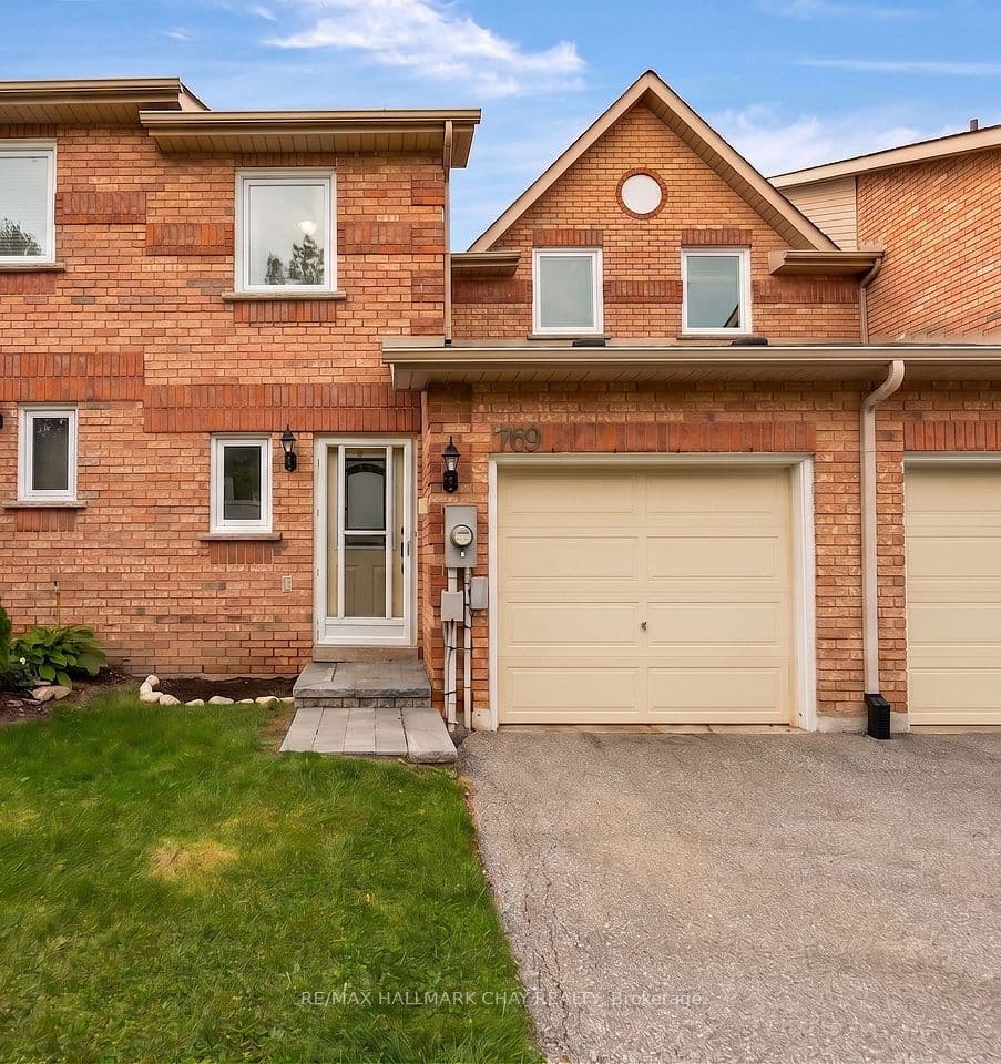 769 Playter Crescent, Newmarket, ON L3X 1W7 – main photo