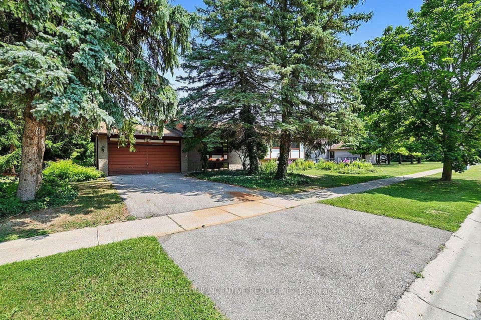 37 Moore Park Drive, King, ON L0G 1T0 – main photo