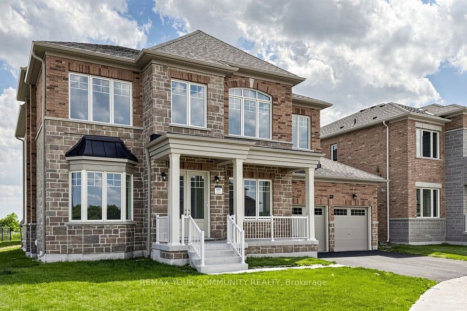 33 Lorrain Hand Crescent, Georgina, ON L4P 0S9 – main photo