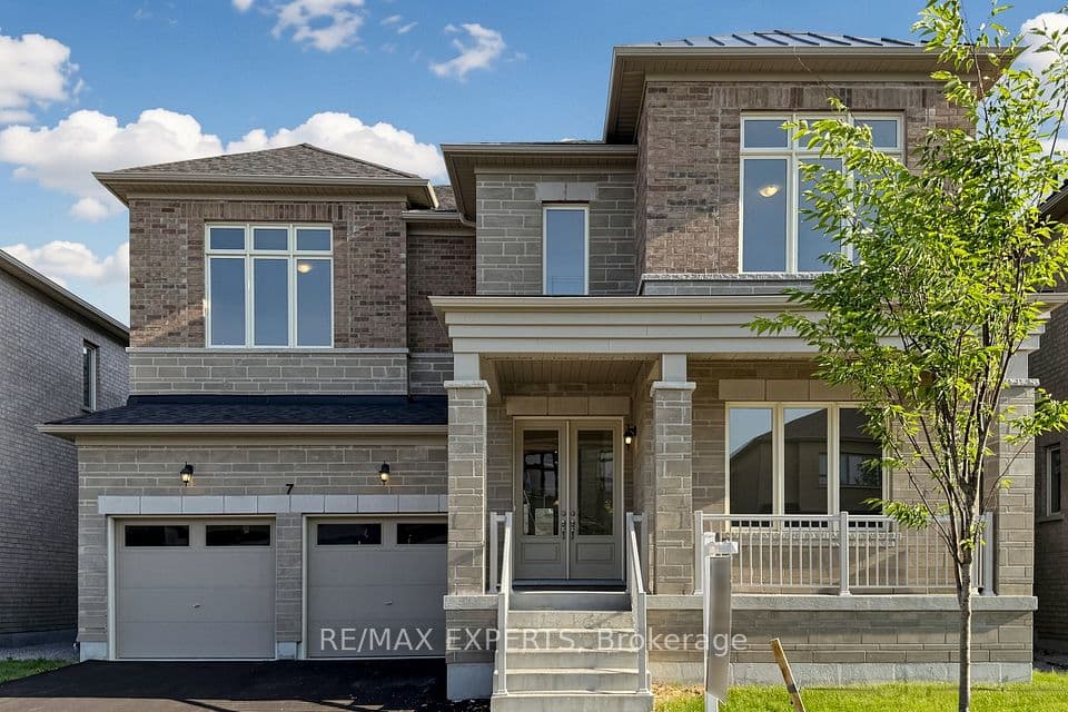 7 Lorraine Hand Crescent, Georgina, ON L4P 0S9 – photo 2