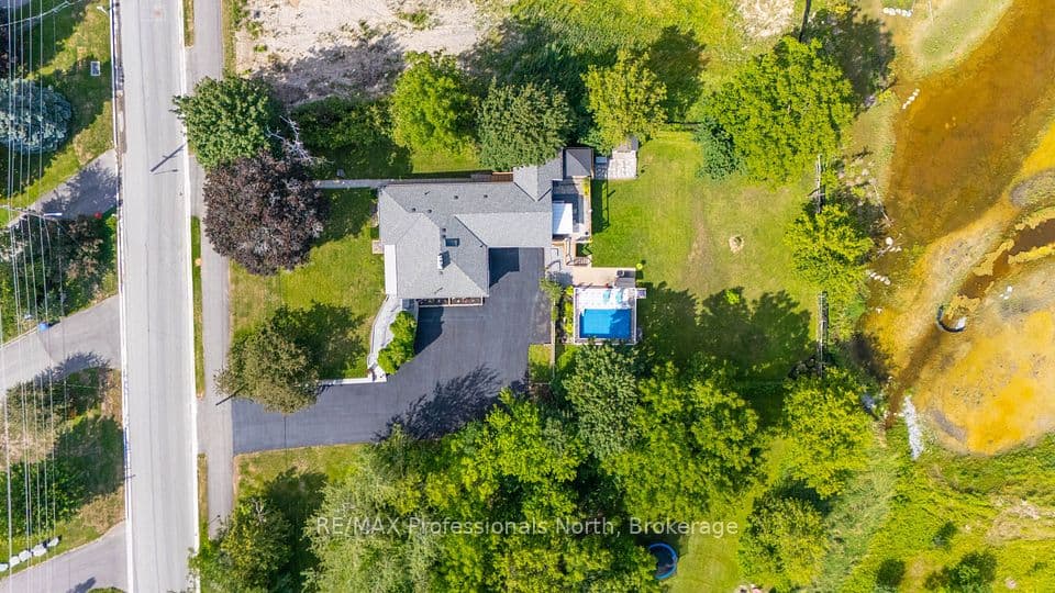 63 The Queensway N, Georgina, ON L4P 0L2 – photo 2