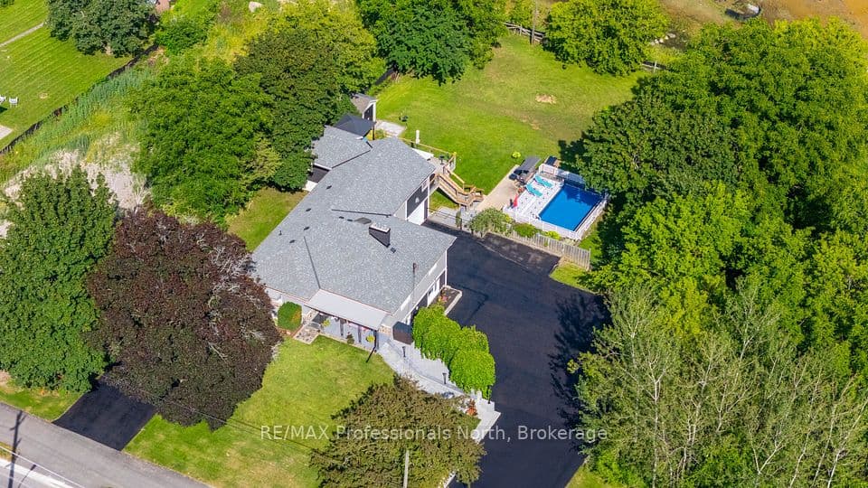 63 The Queensway N, Georgina, ON L4P 0L2 – main photo