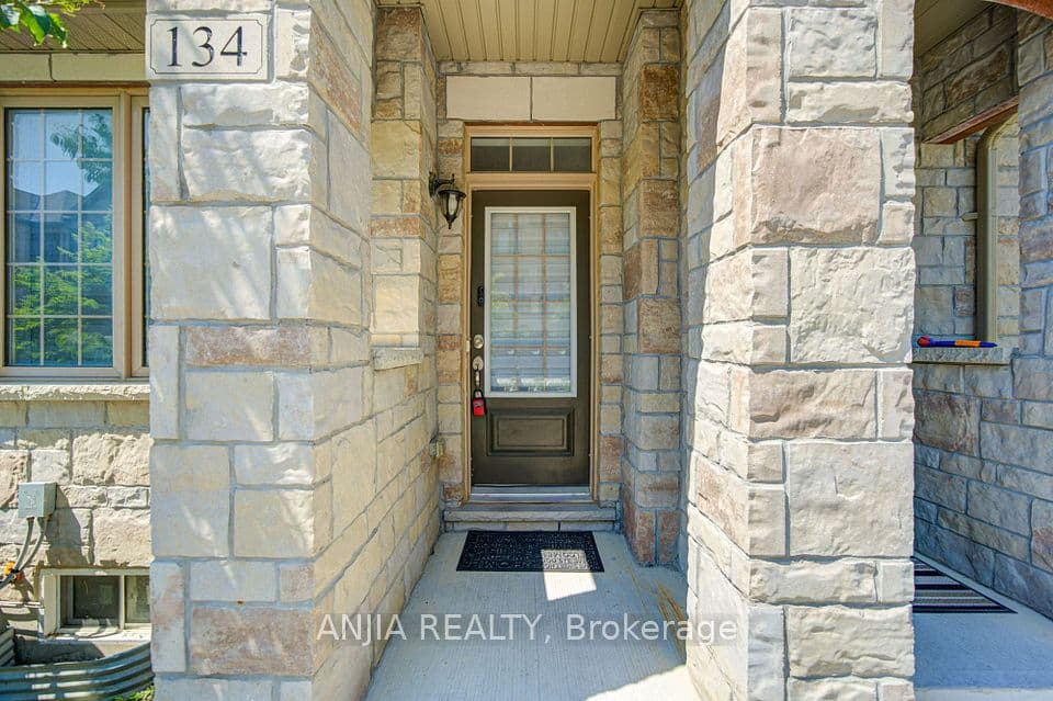 134 Frederick Wilson Avenue, Markham, ON L6B 0R1 – main photo