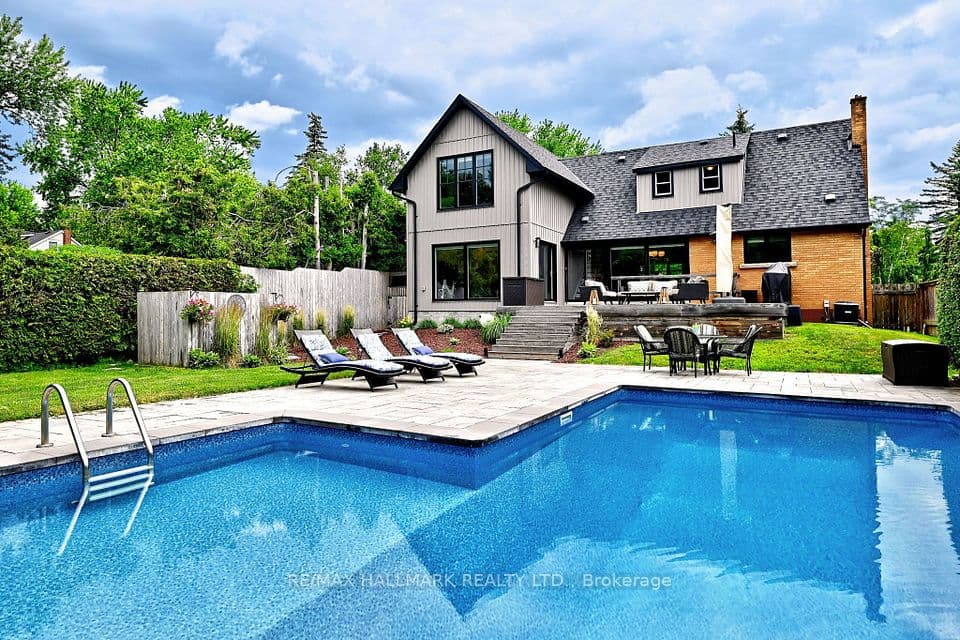 334 Stewart Street, Newmarket, ON L3Y 3M6 – main photo