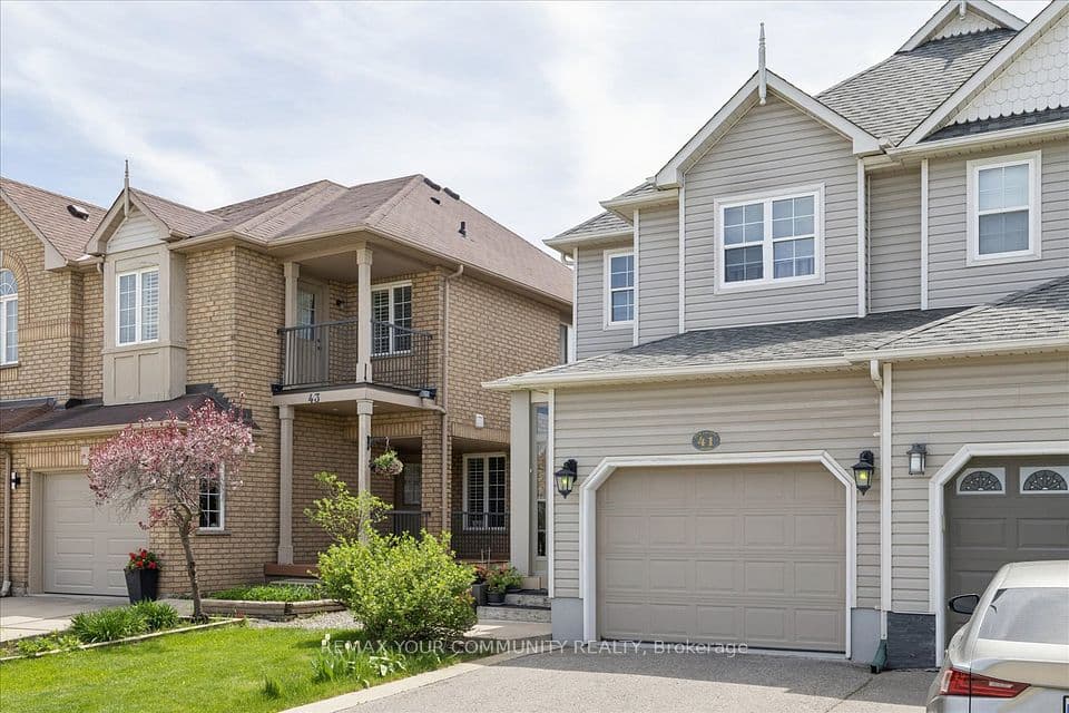 41 Old Colony Road, Richmond Hill, ON L4E 3V2 – photo 3