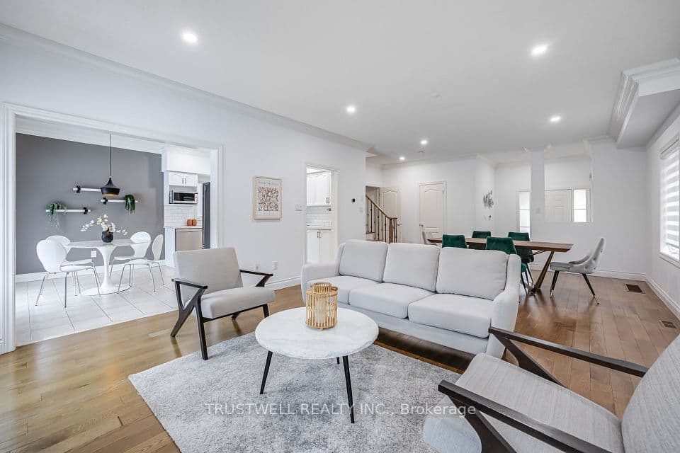 467 Pleasant Ridge Avenue, Vaughan, ON L4J 8X2 – photo 3