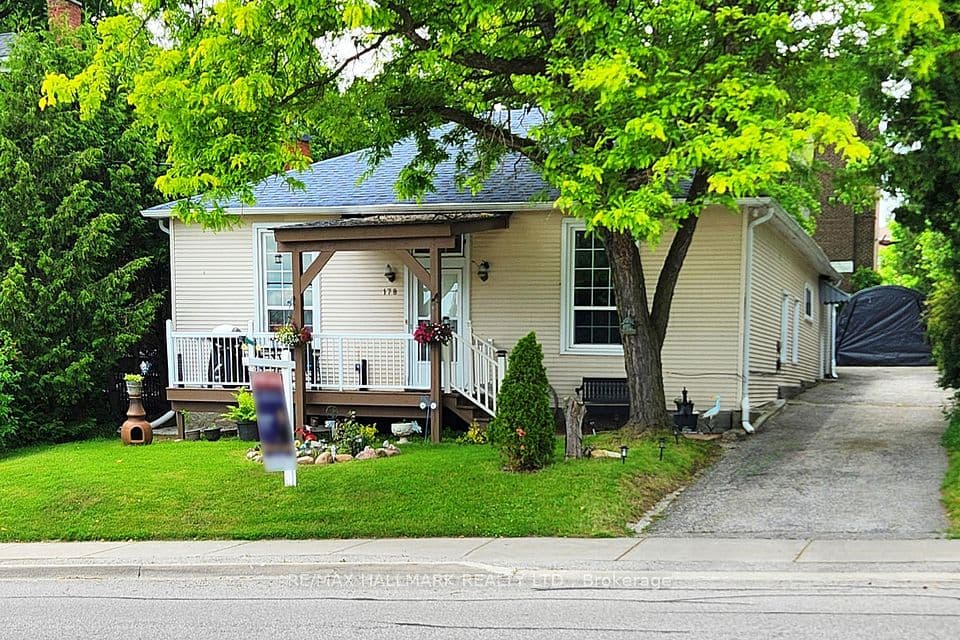 178 Barrie Street, Bradford West Gwillimbury, ON L3Z 1R6 – main photo