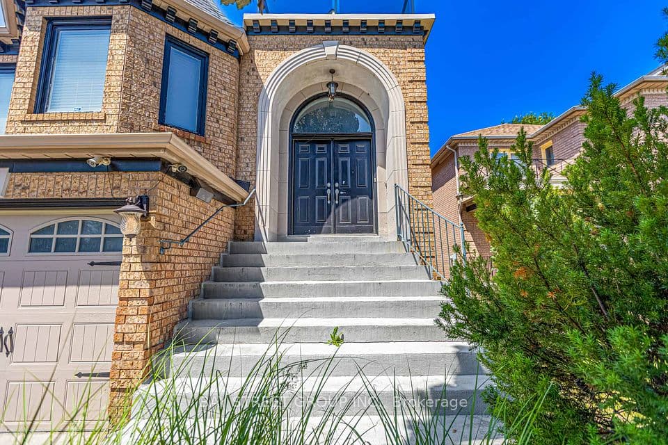 231 Shaftsbury Avenue N, Richmond Hill, ON L4C 0E8 – photo 3
